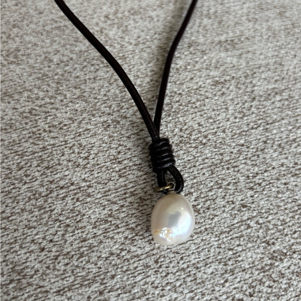 Elegant Pearl Pendant Necklace